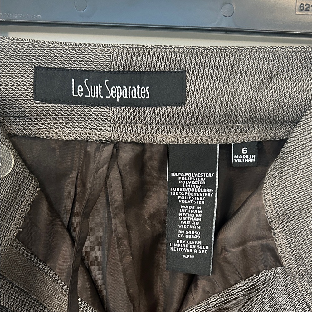 Elegant Women's Brown Trousers - Picture 2 of 3